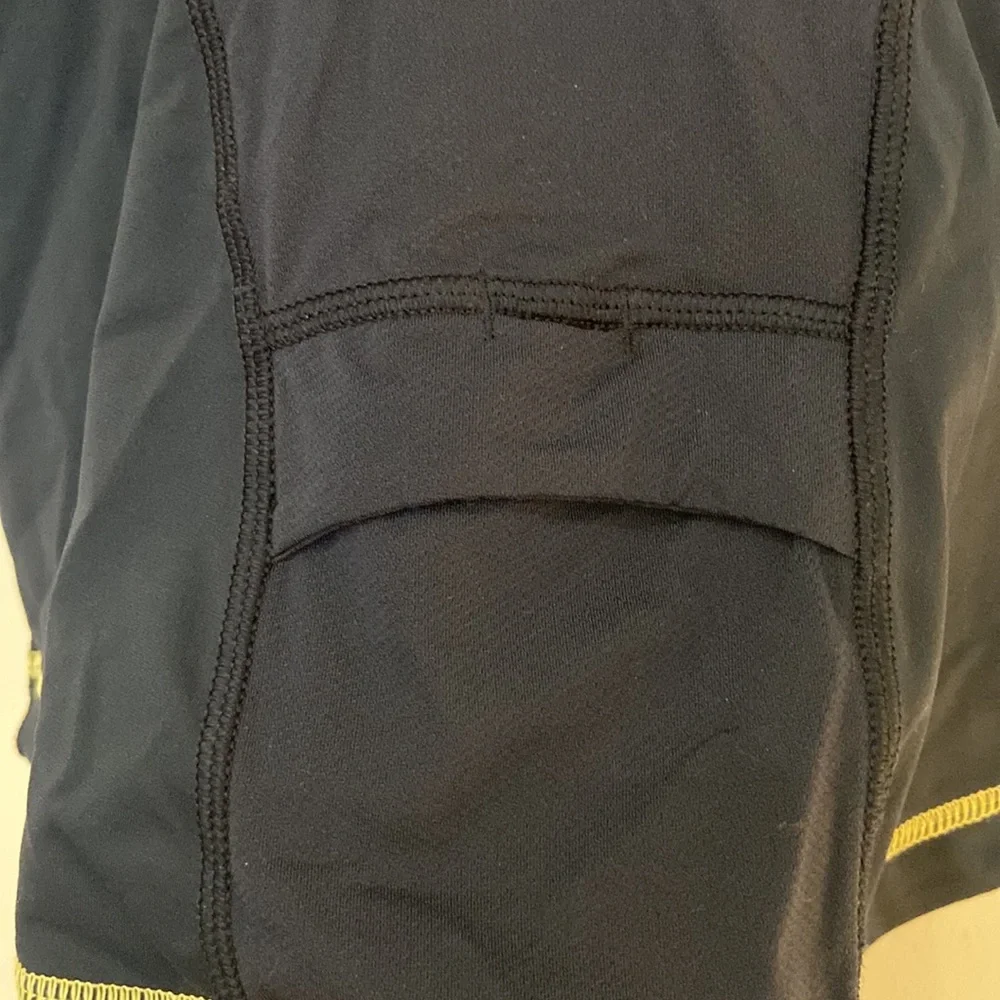 Rare Lululemon race back bra top in gold, yellow, and navy - Picture 4 of 4